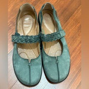 Hotter size 8.5 suede teal/green Mary Jane Velcro closure shoes